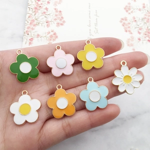 Colorful enamel flower charms and daisy pendants with gold alloy plating for DIY jewelry