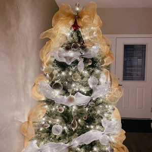 Luxurious gold and silver mesh ribbons with bows for Christmas tree decoration sets