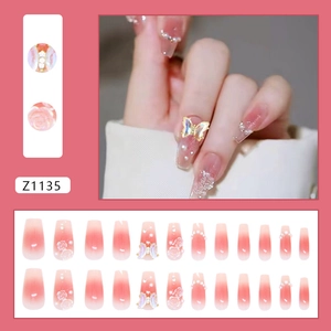 Faux ongles dégradés roses avec papillons 3D, roses en relief, perles et strass