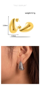 Macro view showing dimensions of 2.28cm height for these hollow metal teardrop earrings
