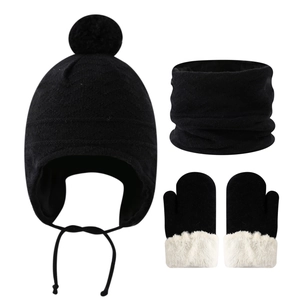 Ensemble détaillé bonnet noir à pompon, tour de cou et moufles en peluche pour bébé