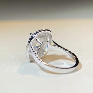 Luxurious S925 sterling silver ring featuring a 4-carat square-cut moissanite stone