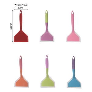 Lot de six spatules larges en silicone coloré avec poignées ergonomiques et trou de suspension
