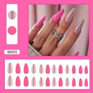Faux ongles amande rose mat avec motifs de rayures verticales arc-en-ciel colorées