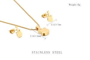Detailed size parameters of golden stainless steel guitar necklace and earring set