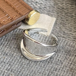 Polished 925 silver irregular double-layered open ring with a minimalist geometric design
