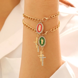 Bracelet religieux plaqué or avec saints en émail et pendentif croix en zircon