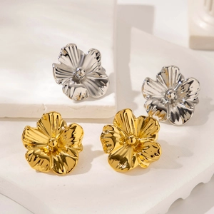 Vintage Flower Stud Earrings Stainless Steel 3D Floral Retro Style Elegant Fashion Jewelry For Women