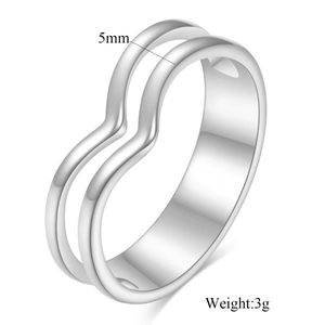 Detail showing 5mm width and 3g weight of the double V hollow stainless steel ring