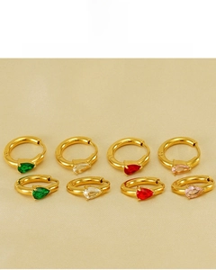 Détail des boucles d'oreilles goutte en zircon plaqué 18K sans plomb ni nickel certifié
