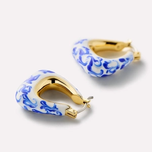 Elegant 18K gold U-shape earrings with blue and white porcelain enamel finish