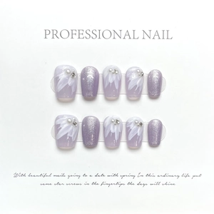 Lavender press-on nails with hand-painted daisies, pearls and silver rhinestones
