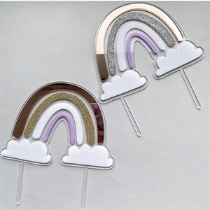 Regenbogen Tortendeko aus Acryl mit Glitzerwolken für Kindergeburtstagsfeiern