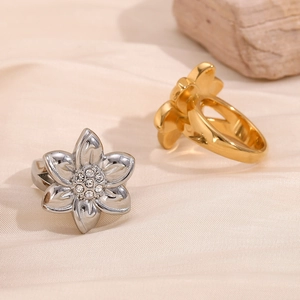 Chic 18K gold plated stainless steel floral ring with sparkling rhinestones for women