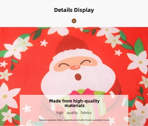 Dettaglio decorazione natalizia con stampa Babbo Natale e gancio integrato pratico