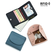Dünne RFID-Geldbörsen in Pink, Blau und Schwarz zeigen Kartenfächer und Münzfach-Details