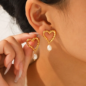 Boucles D'oreilles Pendantes Coeur Acier Inoxydable Texture Martelée Avec Pendentif Künstliche Perle Bijoux Vintage Plaqué Or