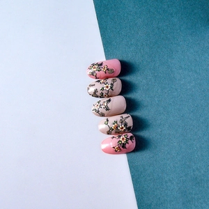 5D stereoscopic floral press-on nails with elegant pink flower art and embossed texture