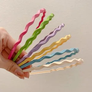 Set of 7 colorful wavy candy-colored thin headbands for women in resin finish
