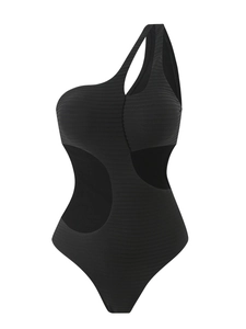 Eleganter schwarzer One-Shoulder-Badeanzug mit Rippstruktur und sexy Cut-out-Design