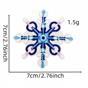Detailed close-up of snowflake embroidery patch with 7cm size and 1.5g weight info