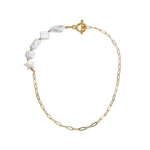 Golden paperclip chain necklace with baroque pearls, star pendant and toggle clasp