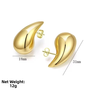 Detailed dimensions of 18k gold plated hollow teardrop earrings 31mm long and 18mm wide