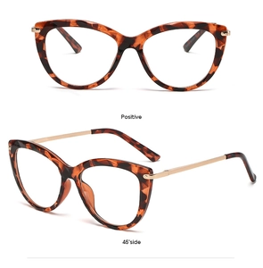 Montatura cat-eye con motivo tartarugato e cerniere a molla in metallo vista