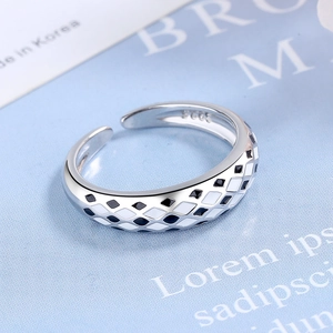 Minimalist S925 sterling silver open ring with black and white checkerboard pattern