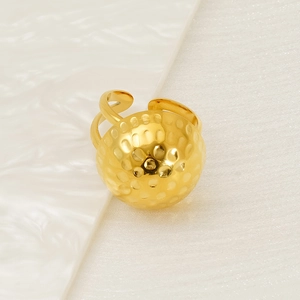 Anello regolabile in acciaio inossidabile dorato lucido con design a cupola martellata