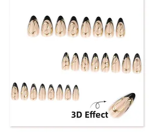 Détails des lignes dorées 3D et des pointes françaises noires sur faux ongles