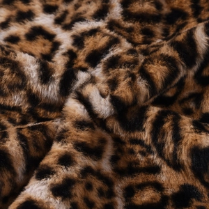 Macro della texture in ecopelliccia leopardata che mostra il pelo morbido e setoso