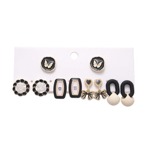 Set mit 6 Paar schwarz-weißen Emaille-Ohrringen mit Herz- und Blumenmotiven für Damen