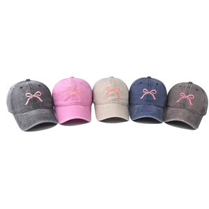 Cappellini da baseball in cotone lavato con ricamo a fiocco rosa in cinque colori vintage