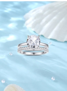 Detail of 2ct bridal ring set in S925 sterling silver with round cut white stones