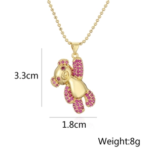 Détail du pendentif ours doré avec zircons roses, dimensions 3,3 cm de haut et 1,8 cm de large