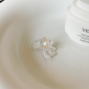 French minimalist 925 sterling silver pearl flower ring with irregular brushed texture