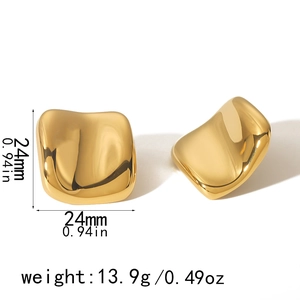 Detailed view of 18k gold irregular wavy square earrings with size and weight info