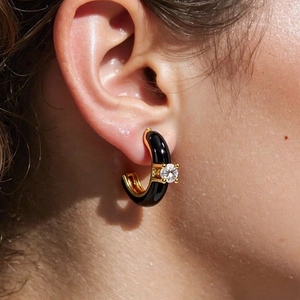 Fashionable C-shaped black enamel gold earrings with sparkling zircon for women