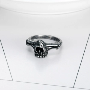 Retro stainless steel skull ring for men with vintage finish and intricate gothic details