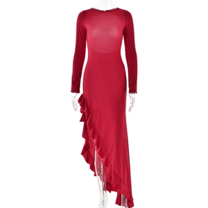 Robe rouge élégante à manches longues avec ourlet asymétrique à volants pour soirée
