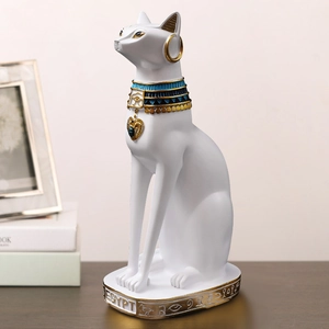 Statua gatto egiziano bianco con collare dorato per decorazione d'interni moderna