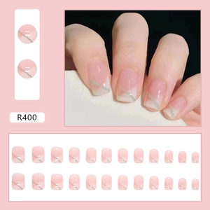 Faux ongles carrés courts dégradé rose avec lignes argentées et ensemble de 24 pièces
