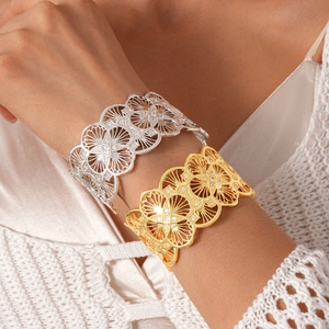Hollow Flower Cuff Bracelet Copper 18K Gold Plated With Zircon Vintage Adjustable Open Bangle Jewelry For Women