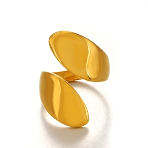 Bague ouverte goutte d'eau plaquée or 18 carats au design géométrique double grain poli