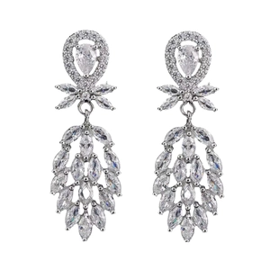 Orecchini pendenti a goccia con zirconi AAA scintillanti in finitura bianco argento