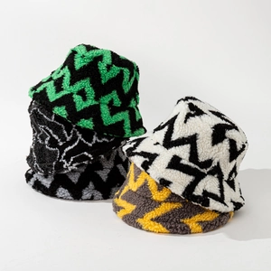 Bobs en polaire aux motifs géométriques rayés en quatre couleurs pour l'hiver