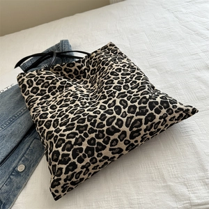Stylish leopard print canvas tote bag for women with large capacity and casual shoulder strap