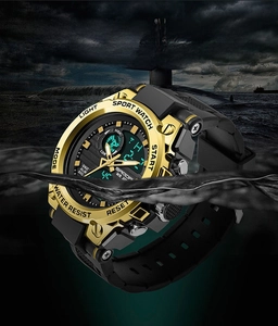 Men's sports watch with dual display and 30m water resistance in gold and black finish