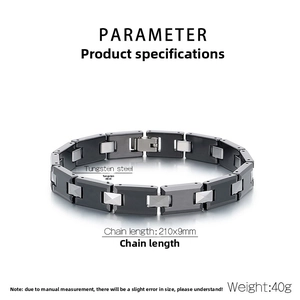 Détail d'un bracelet à maillons en acier au tungstène poli avec fermoir en métal